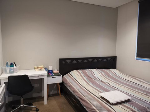 Room With King-size Bed Close To Melbourne CBD & Southern Cross Station - Accommodation Southport 0
