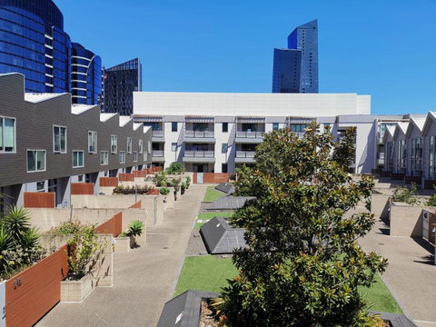 Room With King-size Bed Close To Melbourne CBD & Southern Cross Station - Accommodation Southport 3