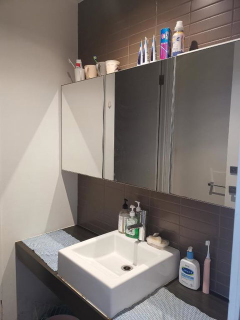 Room With King-size Bed Close To Melbourne CBD & Southern Cross Station - Accommodation Southport 2