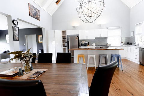 Rosella - Southport Accommodation 1