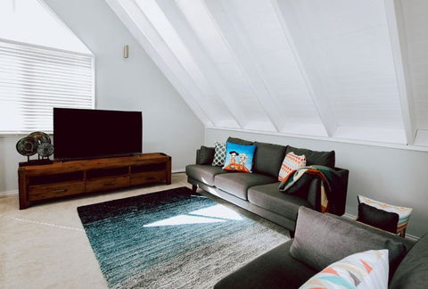 Rosella - Southport Accommodation 3