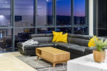 Ruby - 2 Bedroom Penthouse In Surfers Paradise! with Southport Accommodation