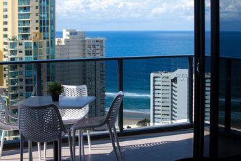 Ruby Apartments - Self Contained, Privately Managed Apartments with Southport Accommodation