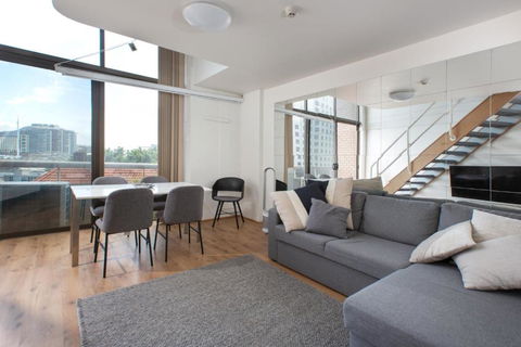S203S - The Loft By Darling Harbour - Southport Accommodation 0