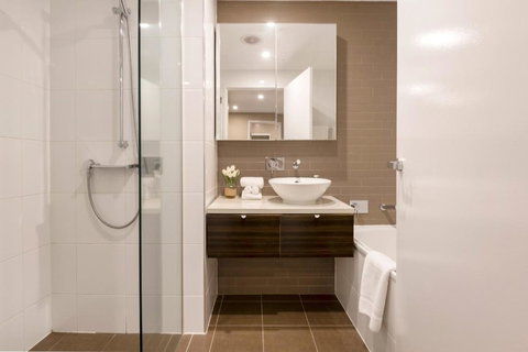 Saltwater Suites - Waterfront Apartments - Southport Accommodation 2