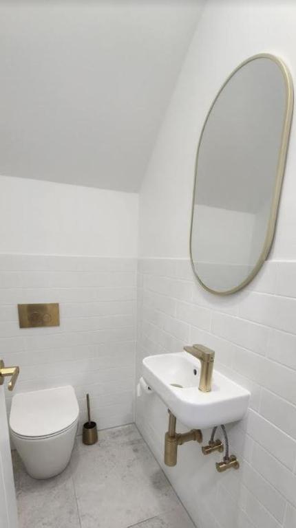 SALTY PALMS By The Sea - TWO - Southport Accommodation 1