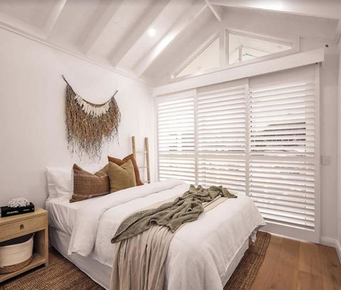SALTY PALMS On HENLEY -THREE - Southport Accommodation 0
