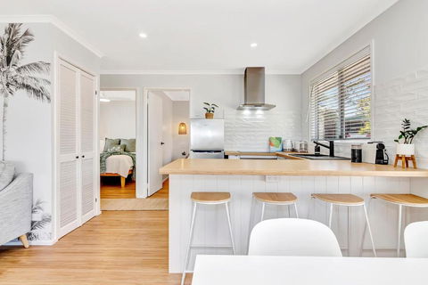 Sanbis Cabin - Hidden Boutique Retreat, Sea Views - Southport Accommodation 3