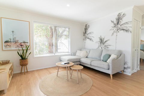 Sanbis Cabin - Hidden Boutique Retreat, Sea Views - Southport Accommodation 1
