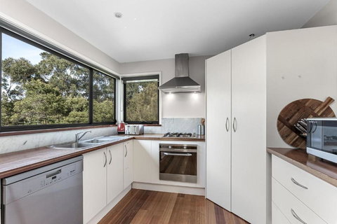 Sanctuary House - Accommodation Southport 3