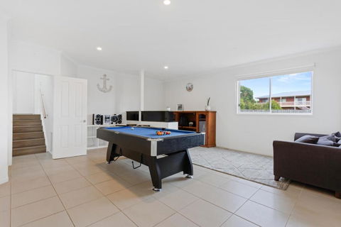 Sanctuary Lodge By Ready Set Stay - BYO LINEN & TOWELS - Southport Accommodation 1