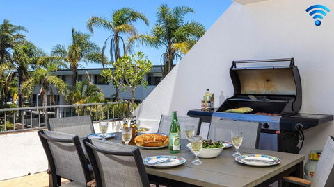 Sand And Sea - Accommodation Southport 0