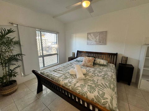 Sand Bars - Spacious, Beach, Pets - Southport Accommodation 0