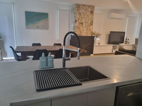 Sand Dunes - Southport Accommodation 2