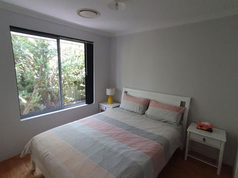 Sandalwood Guest Room - Southport Accommodation 2