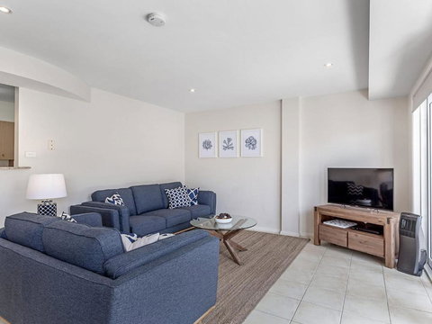 Sandcastles 7 8 Ala Moana Way - Accommodation Southport 3