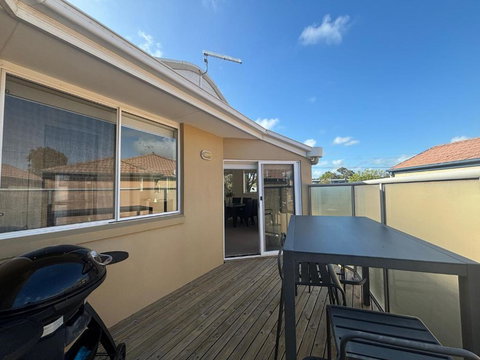 Sandpiper 10 - Close To Town And Beach - Accommodation Southport 3