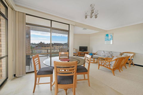 Sandpiper 9 25 Waugh Street - Southport Accommodation 2