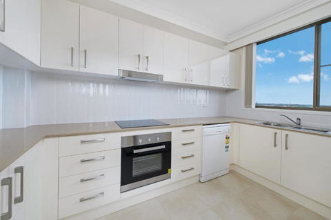 Sandpiper 9 25 Waugh Street - Southport Accommodation 3