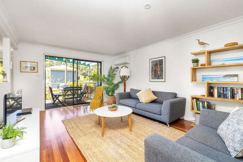 Sandpiper, Hyams Beach - Southport Accommodation 0