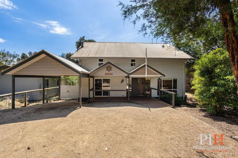 Sandy Bay Getaway W Spa 4 Bdr - Southport Accommodation 3