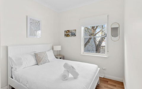 SEA BREEZE @ Smugglers Inn - Southport Accommodation 1