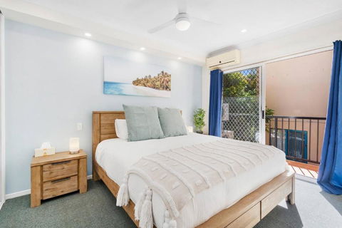 Sunalia - Dual-storey Chic On Chevron Island - Southport Accommodation 0