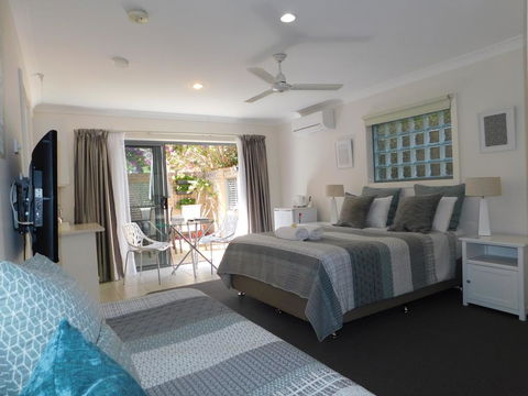Beachport Bed & Breakfast - Southport Accommodation 3