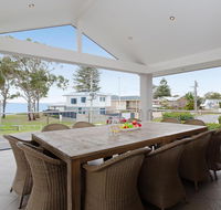 Beauty and the Beach' 88 Foreshore Drive - large home with WIFI  water views - Southport Accommodation