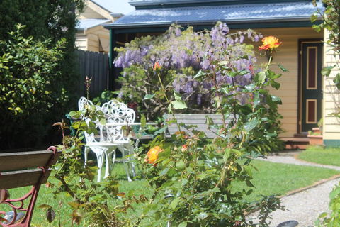 Benambra Bed & Breakfast - Southport Accommodation 0