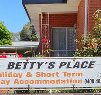 Betty's Place - Southport Accommodation