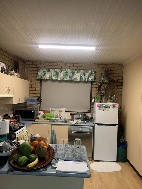 Bevan Street Lavington - Southport Accommodation 3