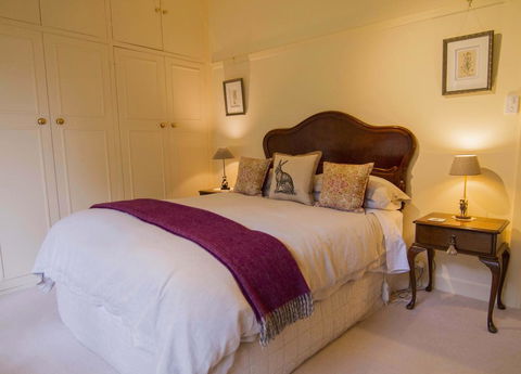 Billy Buttons Bed And Breakfast - Southport Accommodation 0