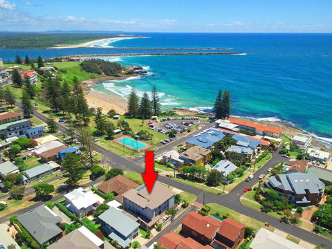 Bimbadeen Unit 3 - Across From The Beach - Lift In Complex - Southport Accommodation 0