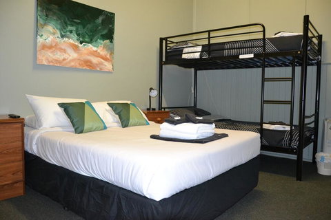 Black Diamond Lodge - Accommodation Southport 2