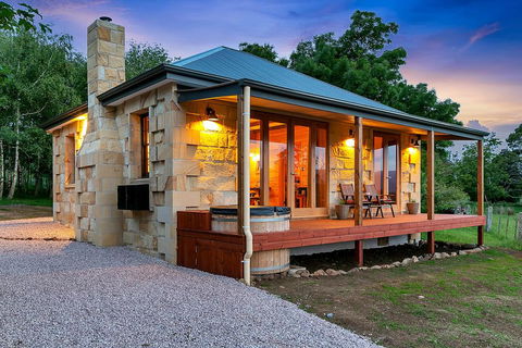 Blackwood Park Cottages Mole Creek - Southport Accommodation 0