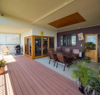 Blue Water Retreat - Upstairs - Southport Accommodation