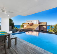 Blue Water Splendour - Infinity pool and amazing views - Southport Accommodation