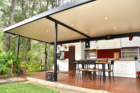 BoBRENE On Tamborine Nude Retreat - Cosy Chalet - Southport Accommodation 1