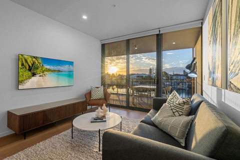 The Riverview - Brand New Modern 2BR With King Bed, Parking & Pool - Southport Accommodation 0