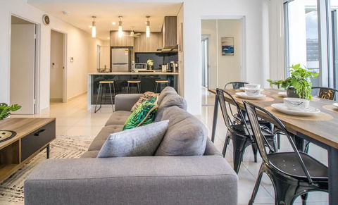 ZEN CENTRAL CBD - Affordable 3-Bdrm Apt In The Heart Of Darwin City - Southport Accommodation 2