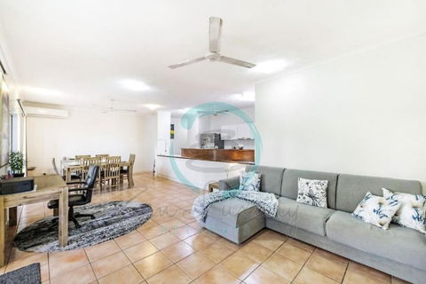 ZEN FORESHORE Cozy 2-BR, 2-BA Holiday Home + Pool - Southport Accommodation 0