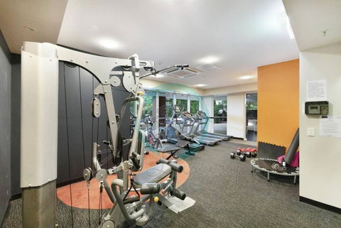 ZEN LUXURY: 2-Story 4-BR Penthouse In Darwin City With Mindal Markets & Harbour Views - Southport Accommodation 1