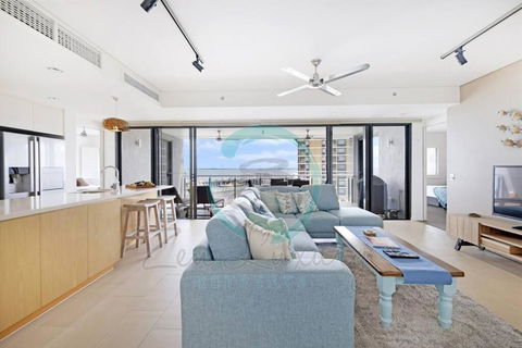 ZEN PARADISE - 2-BR Waterfront Ocean View Retreat - Southport Accommodation 0