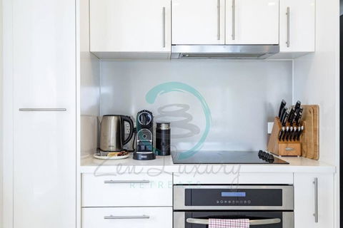 ZEN SUNSHINE - COZY 2-BR/2-BA OCEAN VIEW RETREAT - Southport Accommodation 1