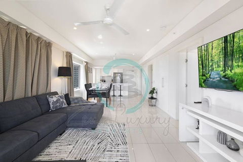 ZEN SUNSHINE - COZY 2-BR/2-BA OCEAN VIEW RETREAT - Southport Accommodation 2