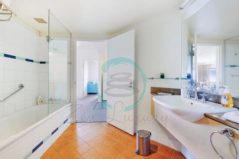 ZEN88 Esplanade: 3-BR Luxury Suite Near Waterfront - Southport Accommodation 2