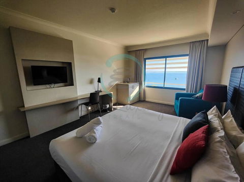 ZEN88 ESPLANADE: Hotel Suite W/ Ocean/Sunset Views - Southport Accommodation 0