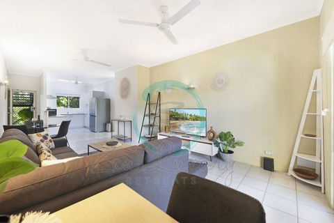 ZEN Westralia: 2-BR Cozy Inner-City Apt Near Shops - Southport Accommodation 1