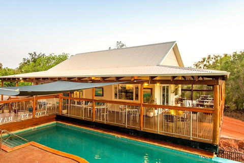 Giant Tides Tour - Cygnet Bay Pearl Farm - Southport Accommodation 3